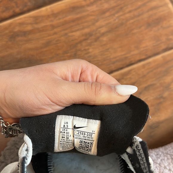 NIKE WAFFLE SNEAKERS - Picture 4 of 4